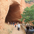 La Cuevona es uno de los lugares donde hay peligro de pequeños derrumbes. Por eso está prohibido el acceso. L. DE LA MATA