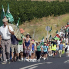 Miembros del Sindicato Andaluz de Trabajadores (SAT), durante la marcha reivindicativa que han hecho desde Hornachuelos a Córdoba y en cuyo transcurso han ocupado el Palacio de Moratalla.