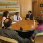 Un momento de la reunión del alcalde con la delegación de Guatemala