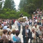 La imagen de san Guillermo es recibida con aplausos y repique de campanas, tras la procesión