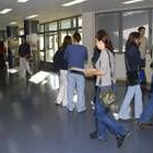 Los estudiantes de primer curso solicitan ayudas para costear los gastos de sus carrerras