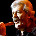 Ray Thomas, durante un concierto en Las Vegas en el 2001