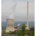 Una imagen de las chimeneas de Endesa en Cubillos.