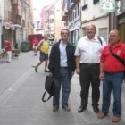 Ramiro Pinto Cañón, en el centro, junto a Horacio García y Gallego