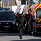 Fuerzas policiales francesas acordonan la zona
