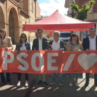 Miembros del PSOE de León y de Santa María del Páramo. DL