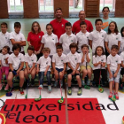Chousa con todos los aprendices del golf en la Universidad.