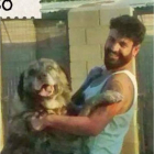 Leandro Huerga, con su perro. DL