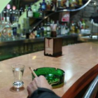 La cafetería Gala empezó a aplicar ayer las medidas decretadas por el Gobierno.