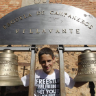 Beñat Abasolo, con tan sólo 13 años, es el campanero más joven que se dio cita en Villavante.