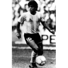 El argentino Diego Armando Maradona inició en los 80 la «mudanza»