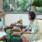 Margarita Zavala conversa con Michelle Obama.