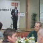 José Antonio Alonso, en un momento del discurso que pronunció antes de comenzar la cena del PSOE