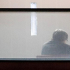 Fotografía del president de la Generalitat cesado, Carles Puigdemont, tomando declaración en Bruselas.