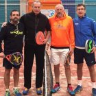Bertín Osborne con los responsables de TenisPadel5León