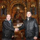Fidel Casas y César Benítez, ayer en la iglesia de San Martín