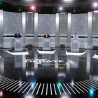 Pablo Casado, Pedro Sánchez, Santiago Abascal, Pablo Iglesias y Albert Rivera, en los instantes previos al comienzo del debate. JUAN CARLOS HIDALGO.