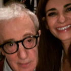 Mariló Montero se ha hecho un selfi con Woody Allen en el café Carlyle, donde toca su clarinete el director.