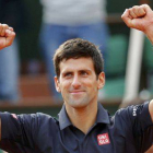 Novak Djokovic, feliz tras derrotar a  Milos Raonic y meterse en semifinales de Roland Garros.