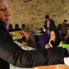 Momento de la votación celebrada en la sede del Consejo Regulador en Cacabelos.