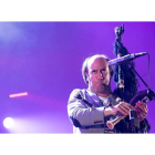 Imagen de archivo del polifacético músico Carlos Núñez, que el viernes recala en el Auditorio Ciudad de León. MARTIAL TREZZINI