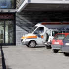 Entrada de urgencias del centro socio sanitario de Villablino.