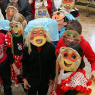 Niños y niñas en el Coto Escolar en uno de los talleres organizados en Carnaval.