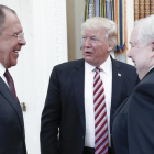 El ministro de Exteriores ruso, Serguéi Lavrov, Trump y Silyak, en la Casa Blanca, el pasado día 10.