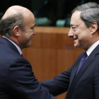 El vicepresidente del BCE, Luis de Guindos, y el presidente, Mario Draghi, en una imagen de archivo.
