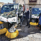 El alcalde de León, Antonio Silván, presenta los nuevos medios materiales para el plan de choque de limpieza de la ciudad