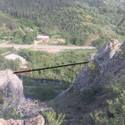 Zona donde se ubicará el puente tibetano en el paraje de La Peralina de Cistierna. CAMPOS