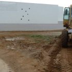 La maquinaria pesada procedió ayer a explanar el terreno.