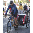 Las bicicletas, de todos los colores, tamaños y formas, se adueñaron de la ciudad ayer por la mañana