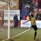 Momento en el que Alcaide introduce el balón en su propia portería al intentar despejar un remate