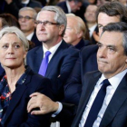 François Fillon y su esposa, Penelope, en un mitin político en París el pasado 29 de enero.