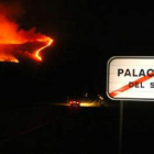 Las llamaradas que la noche del domingo recorrían el monte quedaron ayer controladas.