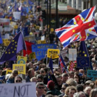 Banderas de Europa y pancartas contra el 'brexit', en una manifestación europeísta en Londres.