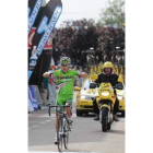 David Belda celebra su victoria en la primera etapa de la Vuelta a León.