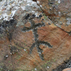 Figura antropomorfa en una piedra de Villasimpliz