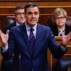 Pedro Sánchez interviene durante la sesión de control celebrada en el Congreso de los Diputados. JUAN CARLOS HIDALGO
