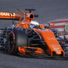 Al McLaren-Honda de Alonso le instalaron unos paneles de sensores aerodinámicos hoy en Montmeló.