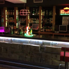 Situado en la calle El Pozo 11, el pub A de N Life se ha convertido en uno de los grandes espacios para disfrutar de buena música y mejores copas. Todo en pleno corazón del Barrio Húmedo. Abre sus puertas de jueves a sábados.