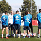 Zidane dirige su primer entrenamiento en su regreso al Madrid. EFE