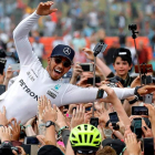 Hamilton aclamado por los fans ingleses. XHEMAJ