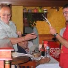 Un momento de la entrega de las distinciones a los alumnos participantes en el curso