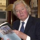 Hugh Thomas sostiene su nuevo libro sobre el imperio español