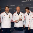 Vicente del Bosque con el premio Laureus junto a Arbeloa, Casillas, Torres y Pedro Rodríguez.