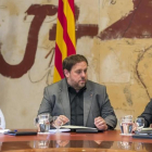 Neus Munté, Oriol Junqueras y Carles Puigdemont, en una reunión del Consejo Ejecutivo.