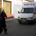 Arriba, Sandra Jiménez, abajo su padre Luis y su hermano Emilio