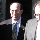 Rafael Blanco junto al entonces director general de Administracion territorial, Eduardo Fernández, en una imagen de archivo. L. DE LA MATA.